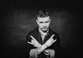 WaluśKraksaKryzys przyjeżdża do Wrocławia z materiałem z „Tematów i Wariacji”