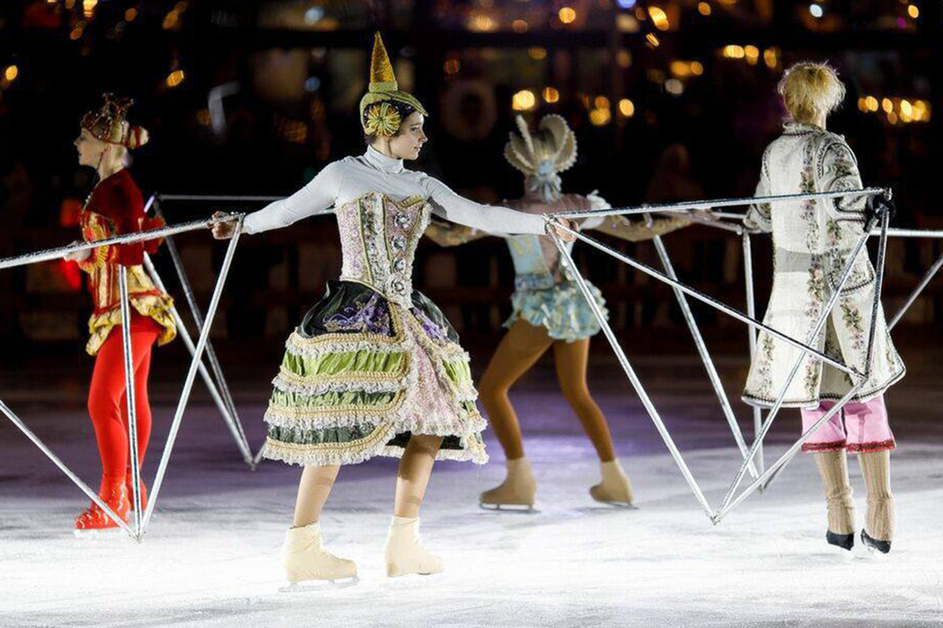 HOGWART'S HOLIDAYS Ice Show