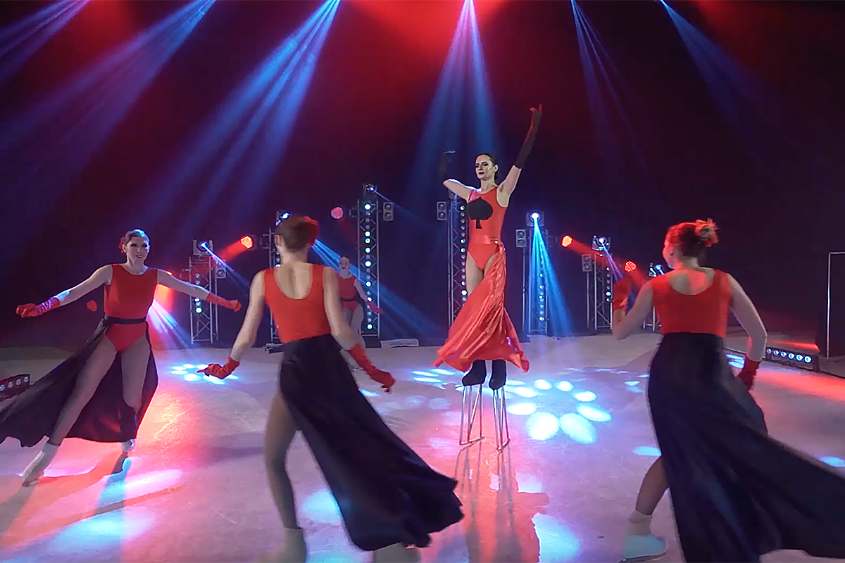 HOGWART'S HOLIDAYS Ice Show