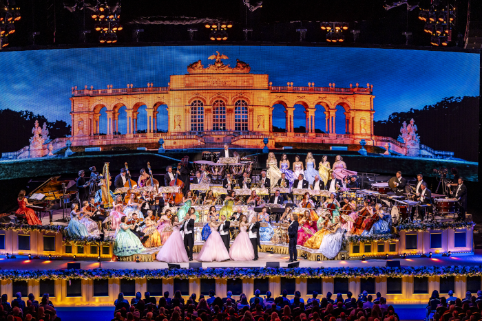 Andr&eacute; Rieu and Johann Strauss Orchestra