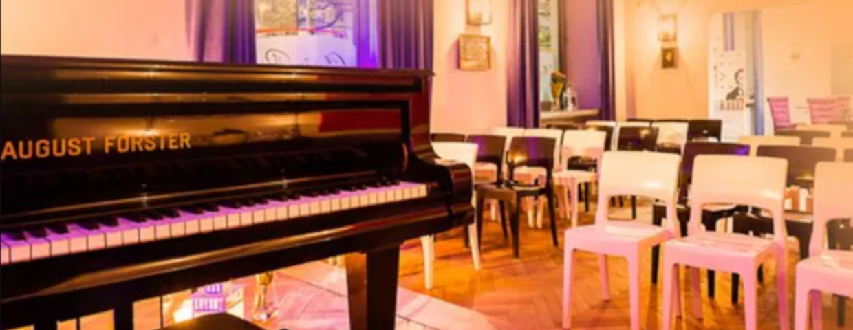 Dom literatury (Chopin Point Warsaw)